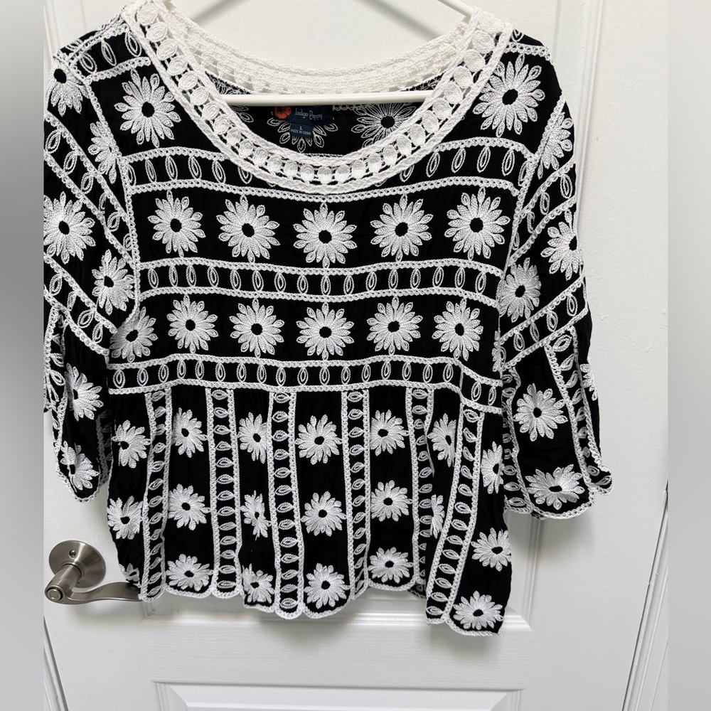 Indigo Poppy Unique Embroidered Black and White Floral Women's Top, Larg
